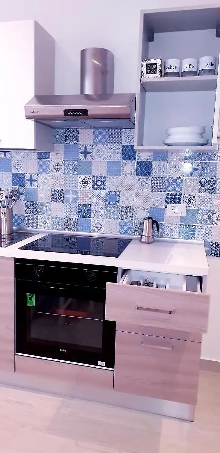 Lamberti Beach Apartment - 150 M From The Sea - Just Renewed - Wifi Savona Italia