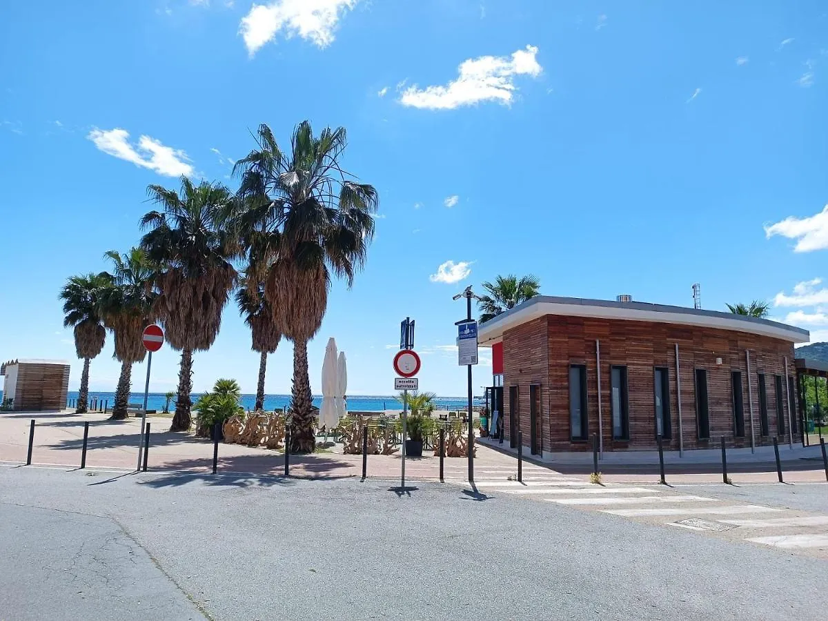 Lamberti Beach Apartment - 150 M From The Sea - Just Renewed - Wifi Savona Olaszország